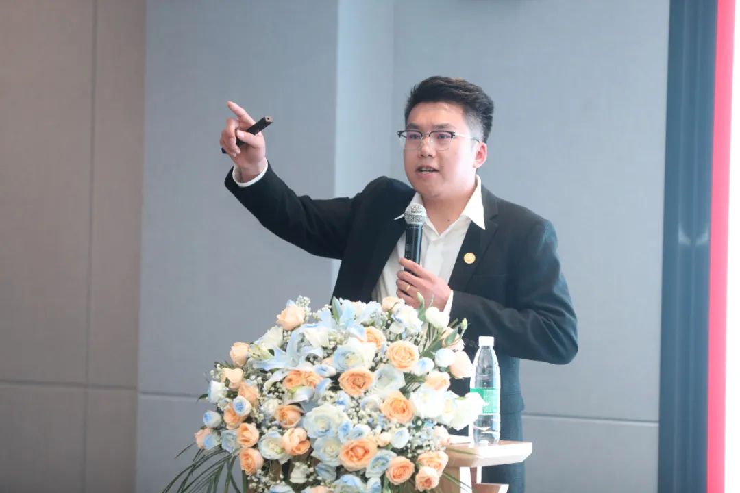 1da8f320069abfd9f71fa2505f4dd12c.jpg 戰(zhàn)神3.jpg