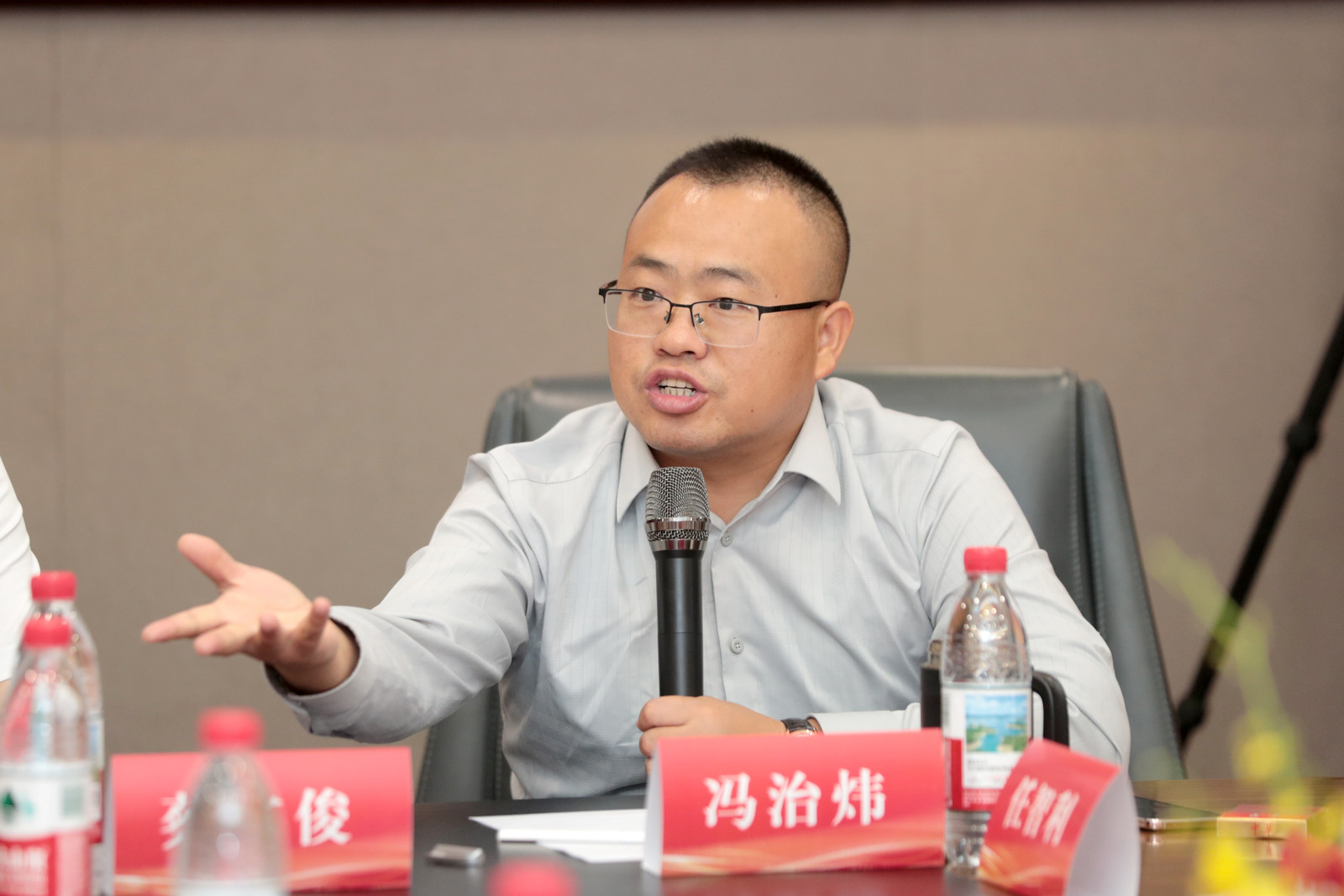 a328ff602d87b6e32af58d8ff1c5b6a6.jpg 馮治煒.jpg