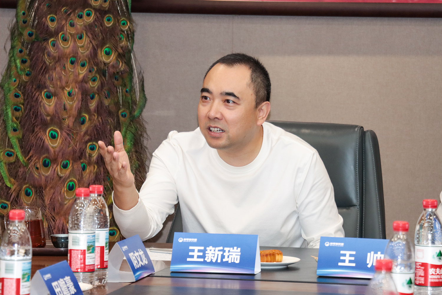 3302f762550ce29ecb1824f0b67e29ff.jpg 王新瑞.jpg