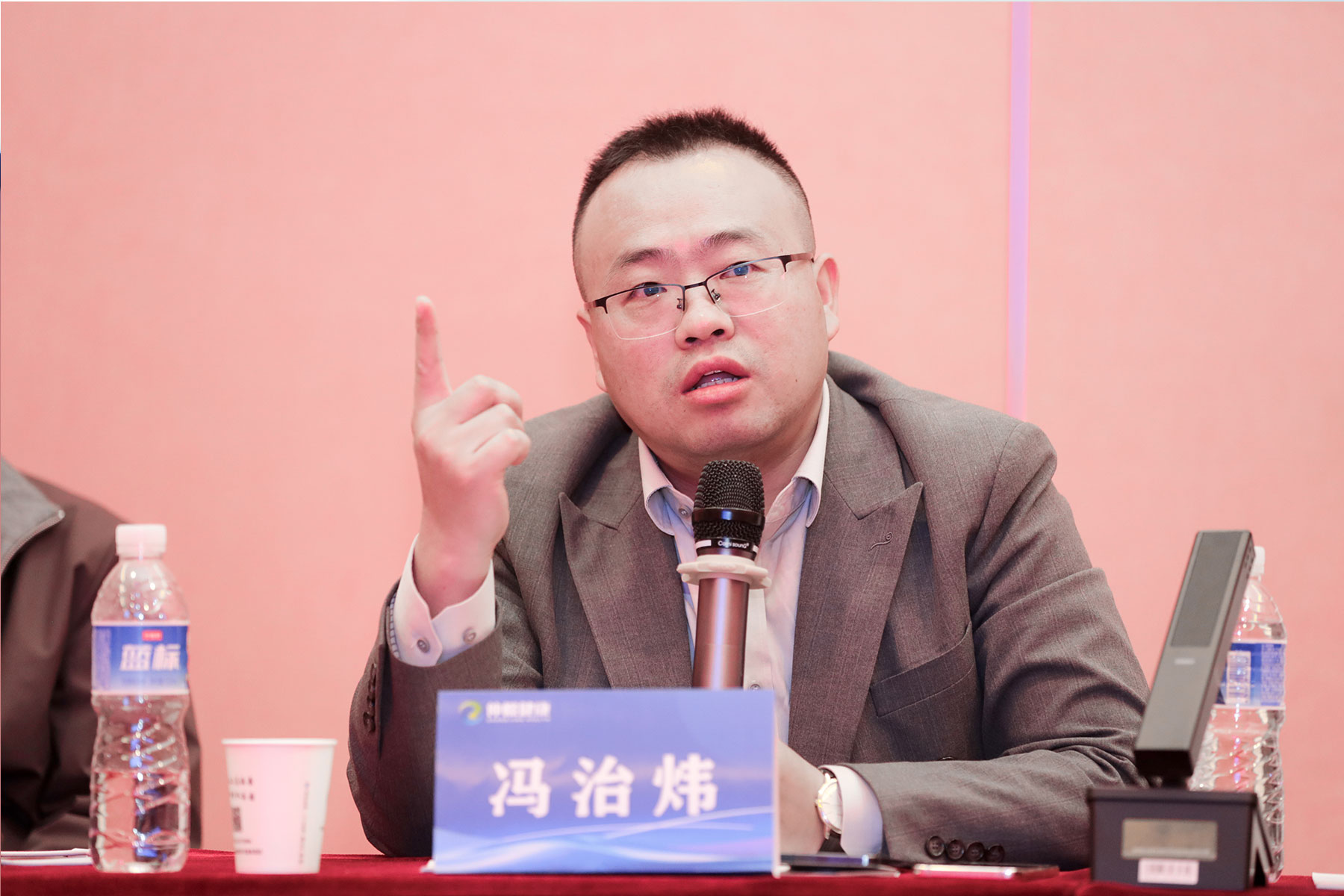 ff78e176230652c2758696205796c0a0.jpg 馮治煒.jpg